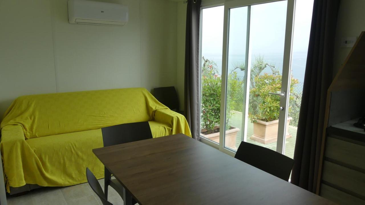 Agricampeggio Relax Maxicaravan Castelletto Di Brenzone Ngoại thất bức ảnh