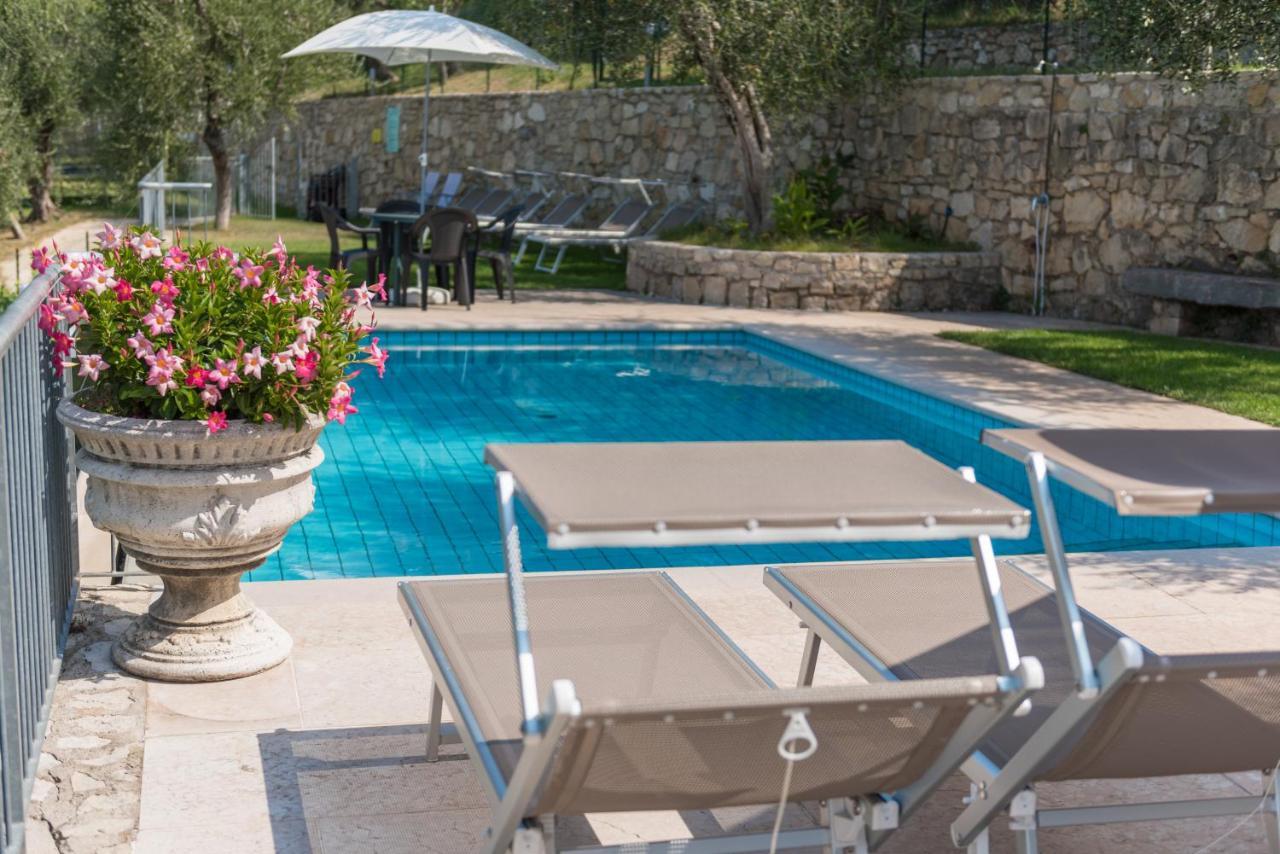 Agricampeggio Relax Maxicaravan Castelletto Di Brenzone Ngoại thất bức ảnh