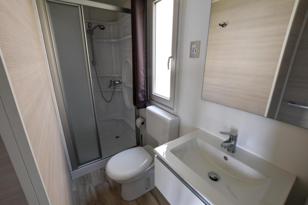 Agricampeggio Relax Maxicaravan Castelletto Di Brenzone Ngoại thất bức ảnh